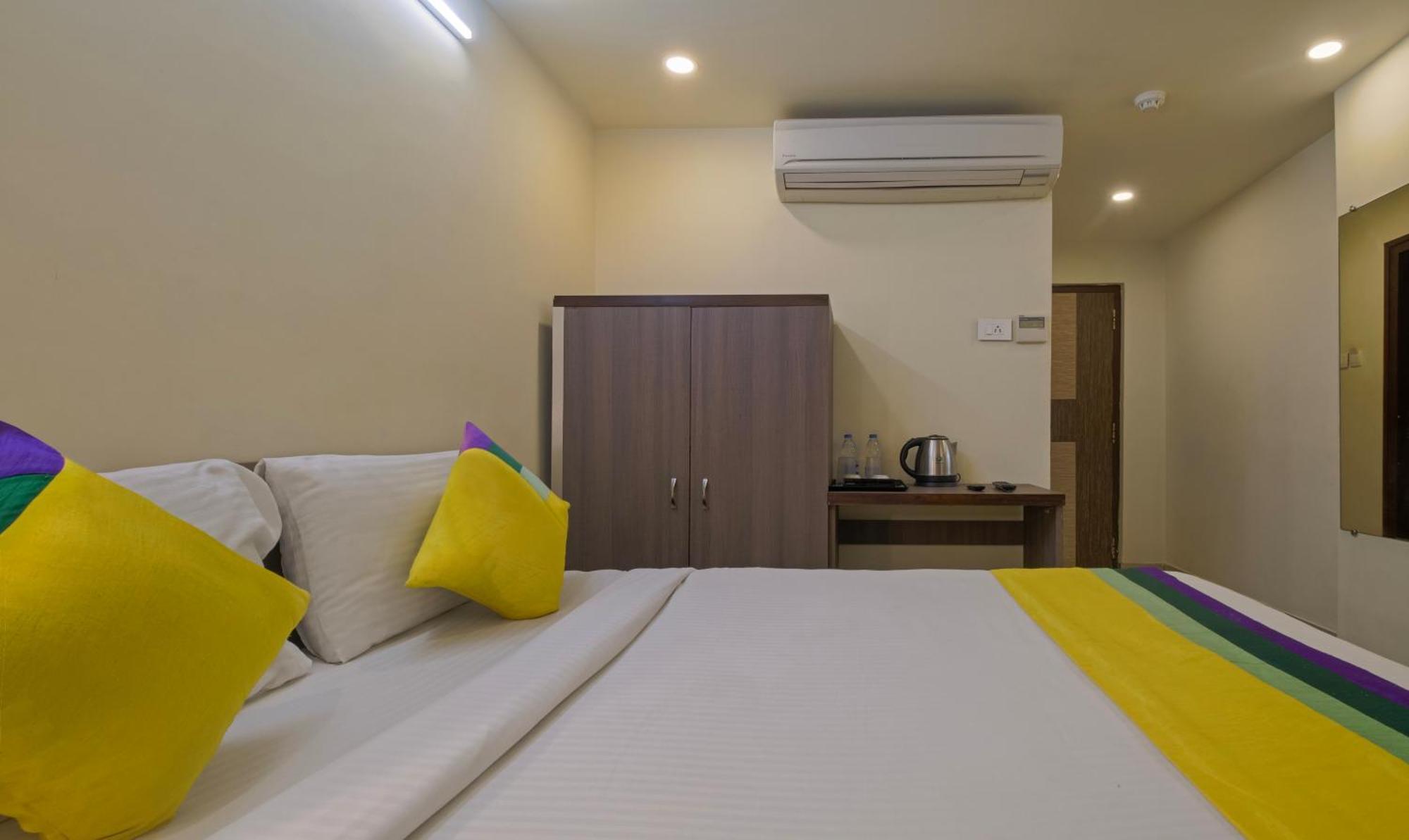 Itsy Hotels N Square Виджаявада Экстерьер фото