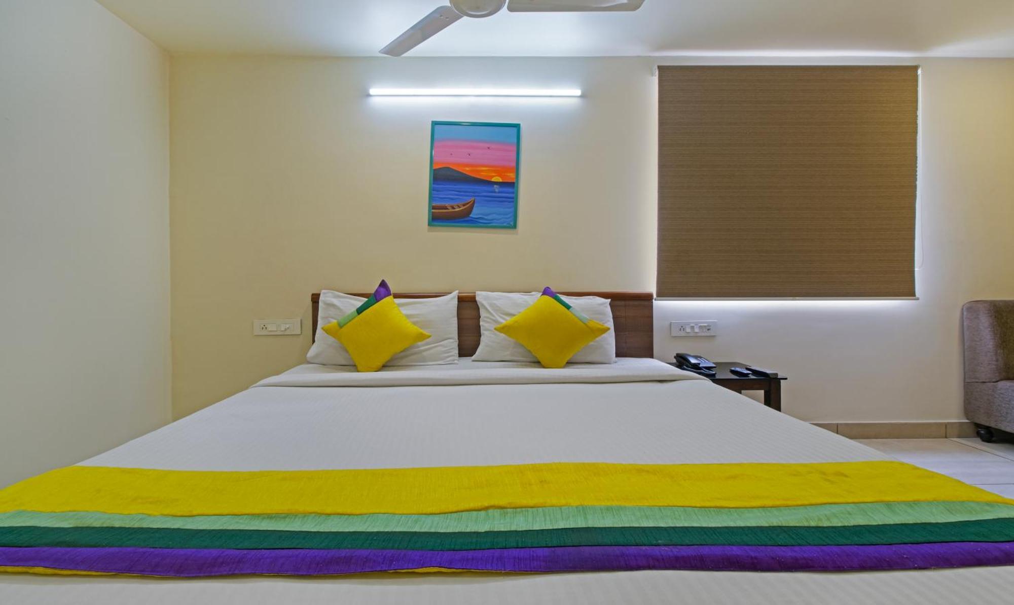 Itsy Hotels N Square Виджаявада Экстерьер фото